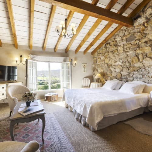 Chambre spacieuse de 30m² dans une bâtisse historique du XVIe siècle à Bidart