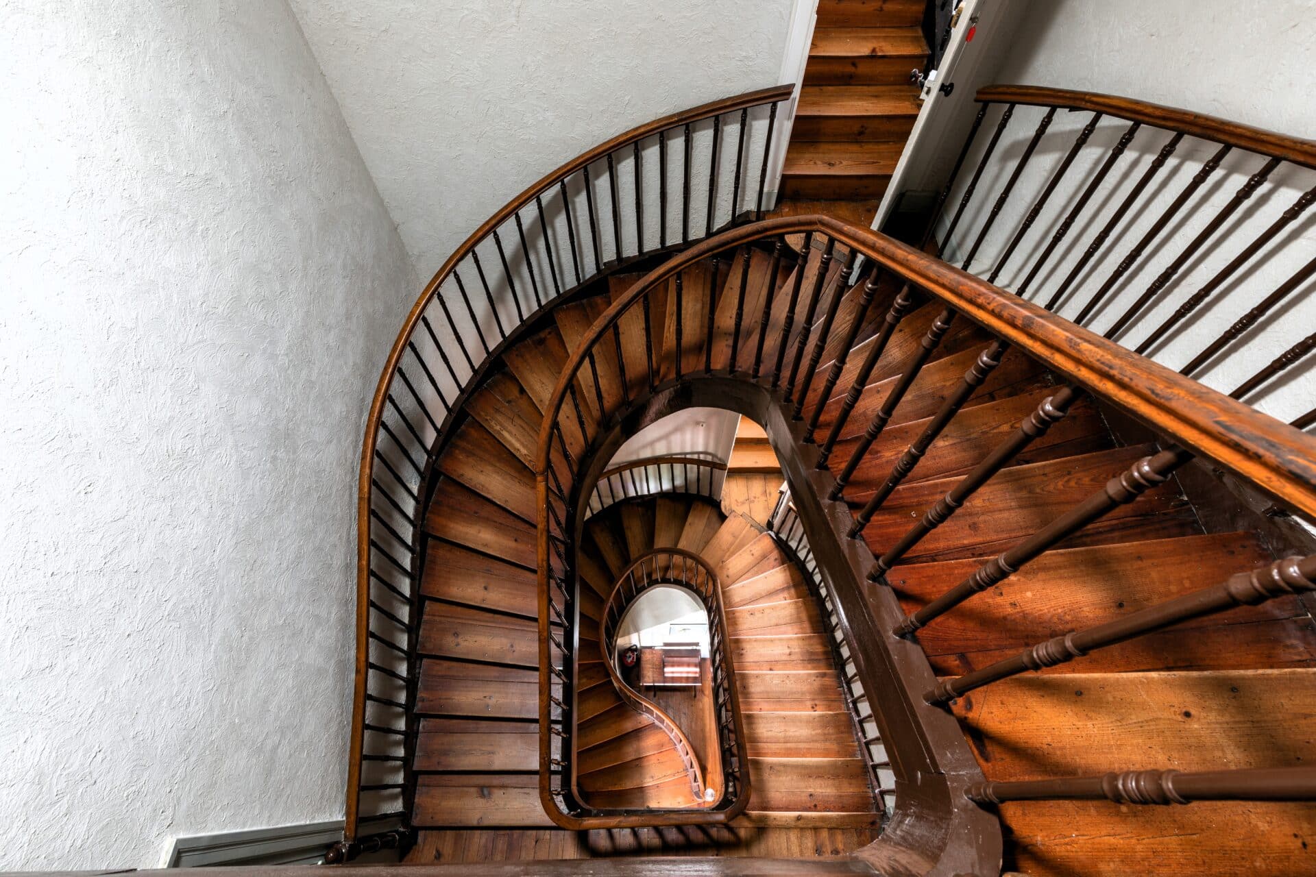 Manoir second empire pays basque escaliers