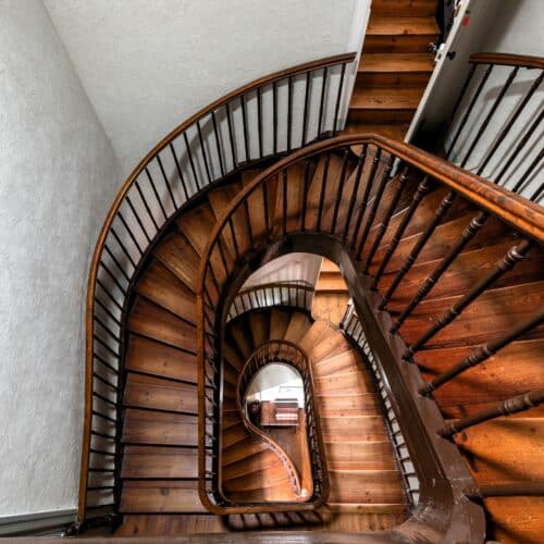 Manoir second empire pays basque escaliers